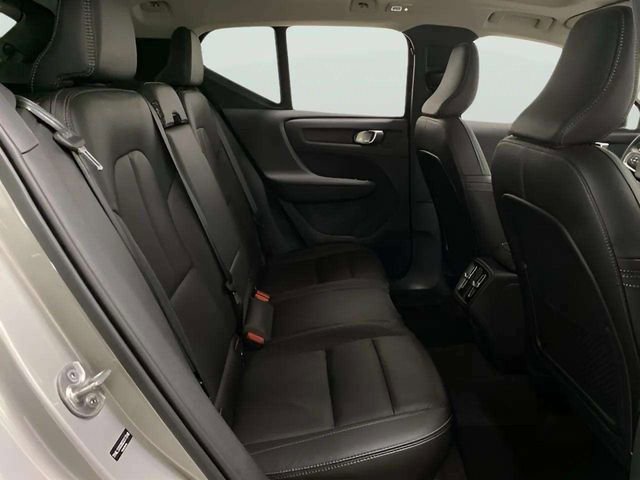 Used 2025 Volvo XC40 B5 Plus image 77