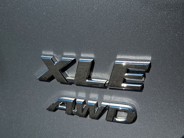 Used 2025 Toyota RAV4 XLE image 12