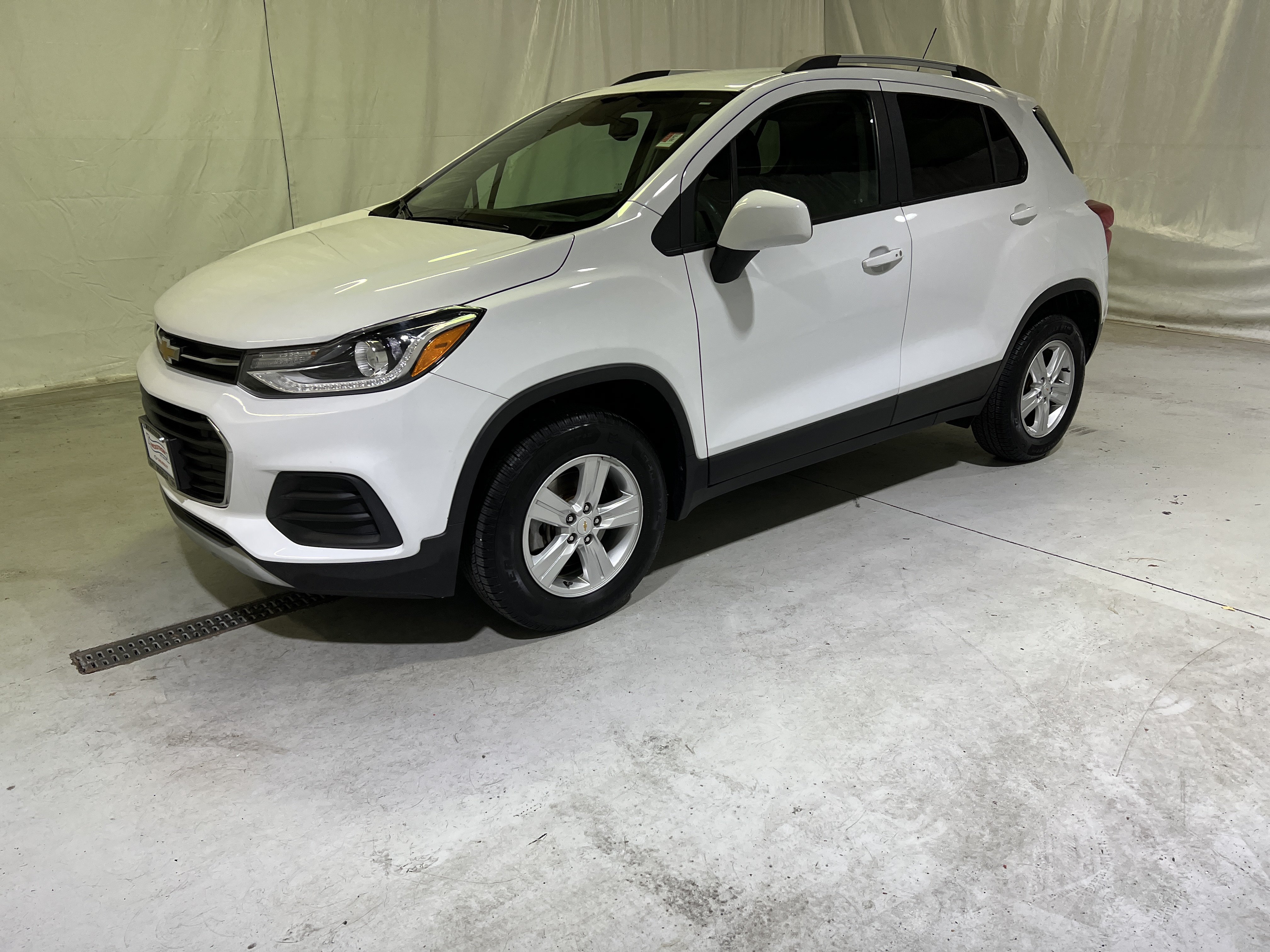 Certified 2021 Chevrolet Trax LT w/ LT Convenience Package AWD/4WD image 6