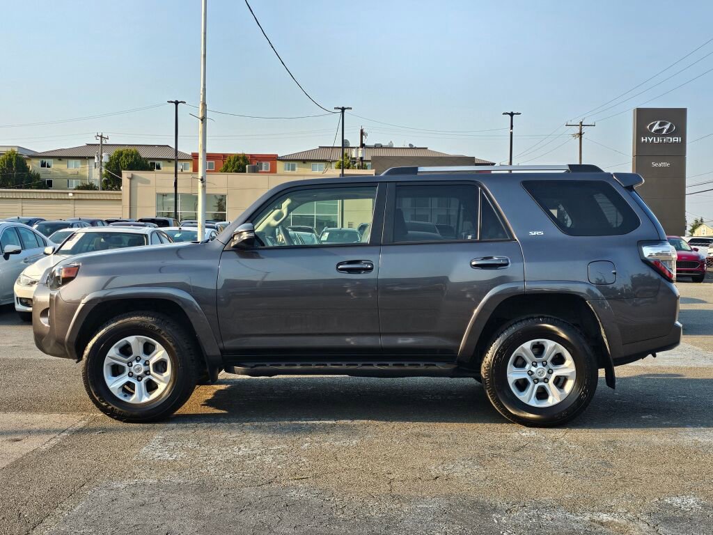 Used 2022 Toyota 4Runner SR5 Premium image 5