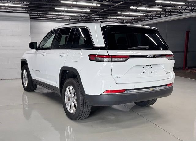 Used 2022 Jeep Grand Cherokee Limited AWD/4WD image 3