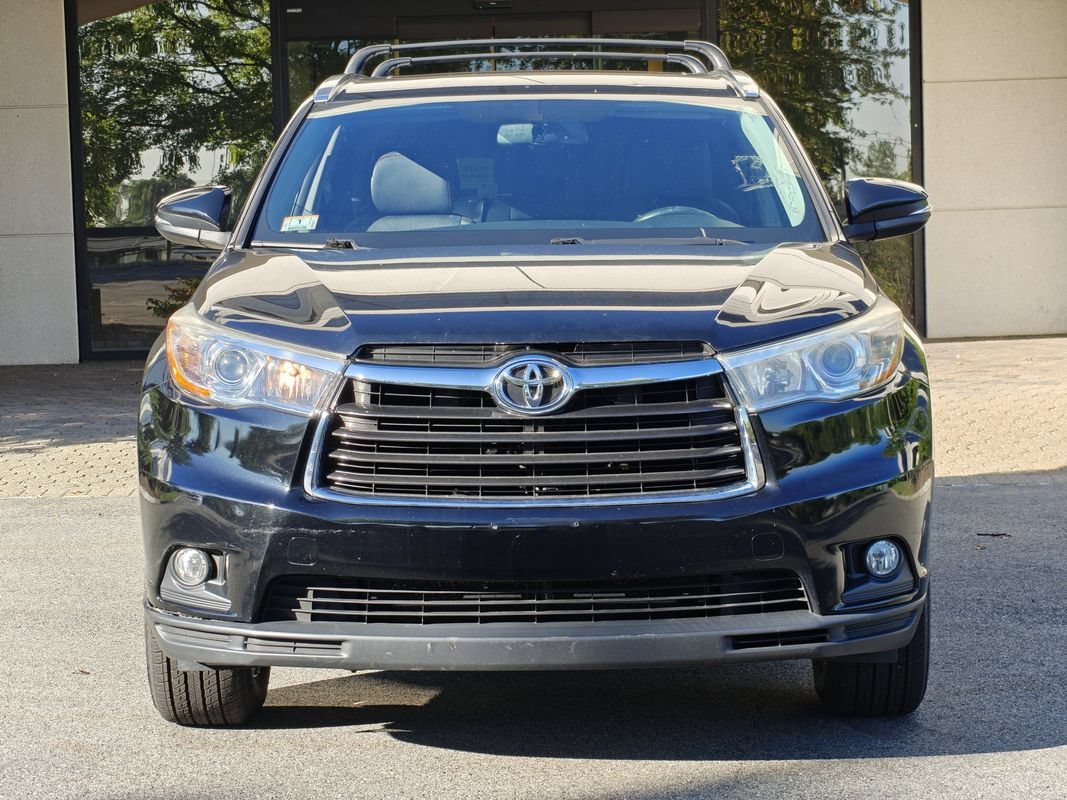 Used 2015 Toyota Highlander XLE AWD/4WD image 3