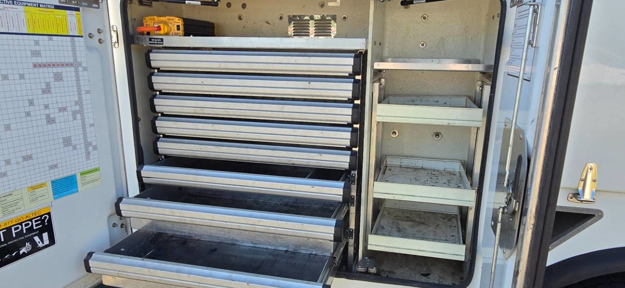 Used 2020 Ford F550 4x4 SuperCab Super Duty image 25