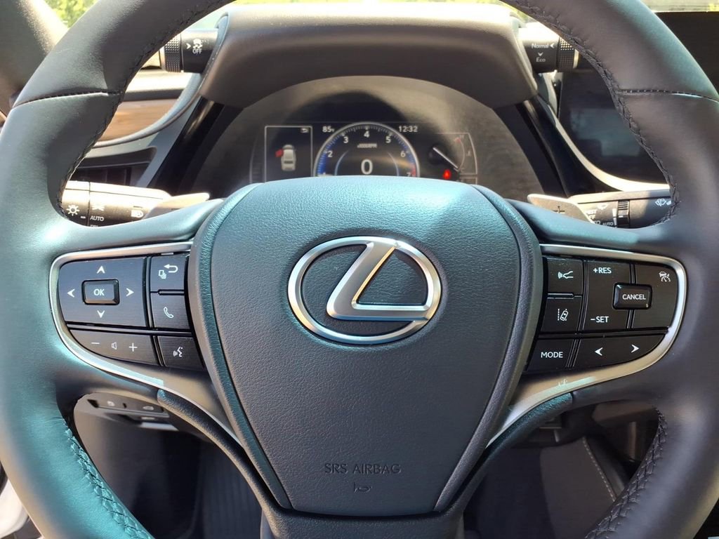 Used 2023 Lexus ES 350 w/ Premium Package FWD image 5