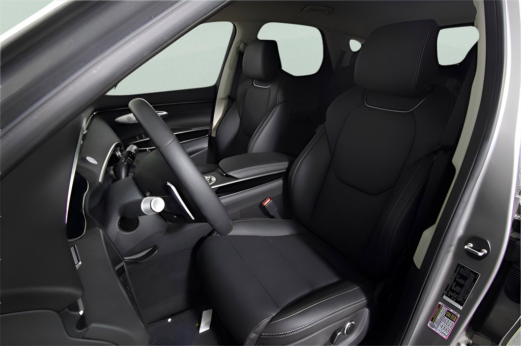 Used 2025 Genesis GV70 2.5T image 20