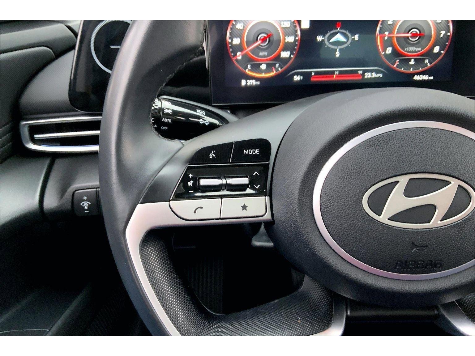 Used 2024 Hyundai Elantra Limited image 17