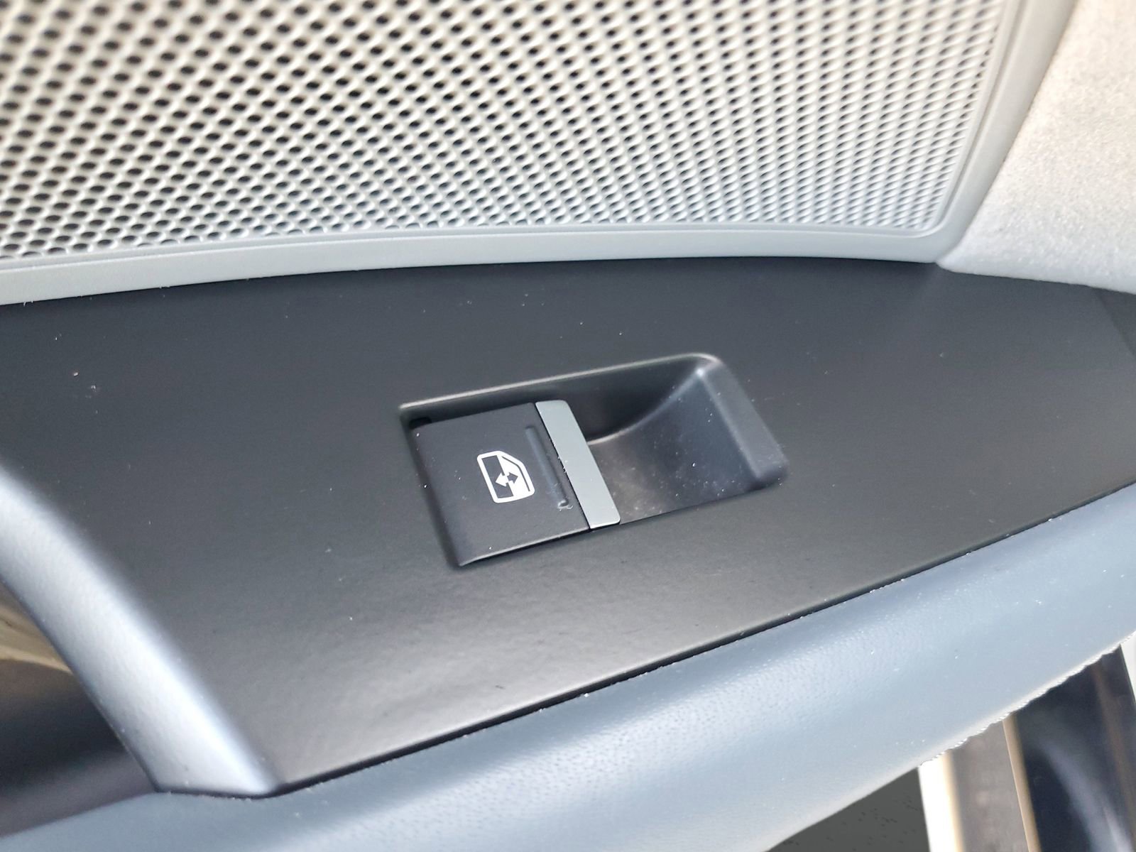 Used 2022 Audi e-tron GT Premium Plus w/ Performance Package image 16