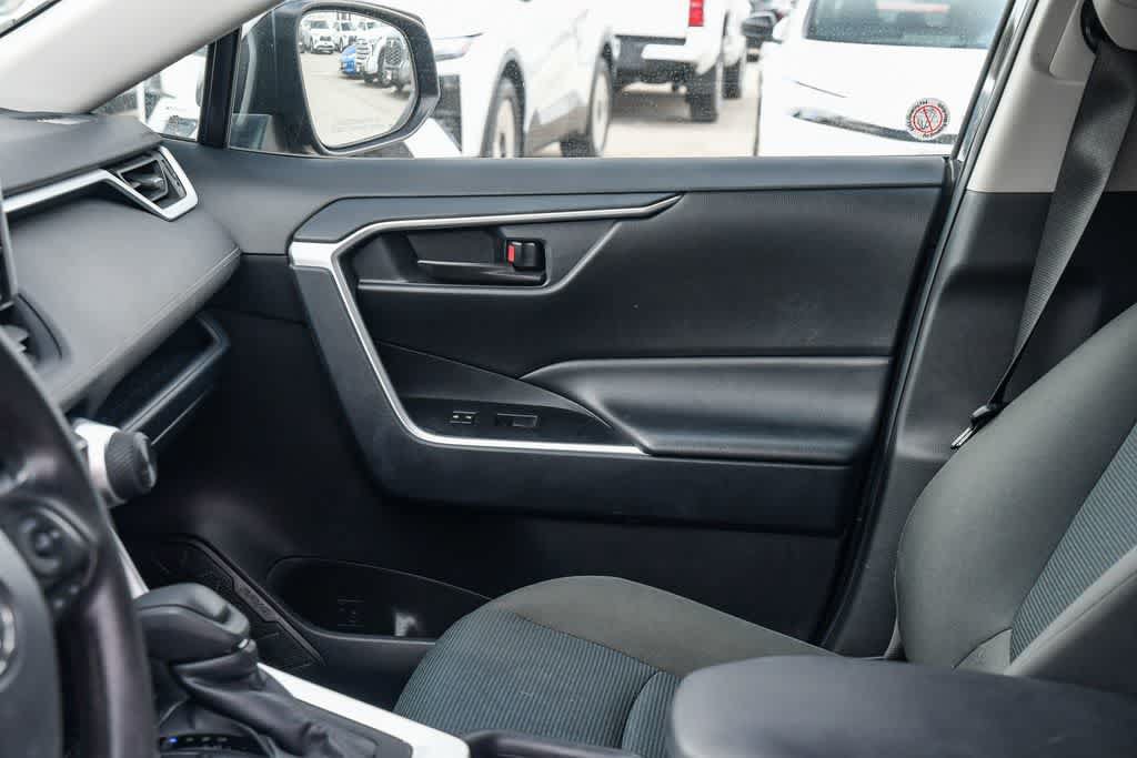 Used 2025 Toyota RAV4 LE FWD image 19