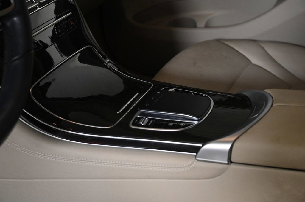 Used 2020 Mercedes-Benz GLC 300 image 20