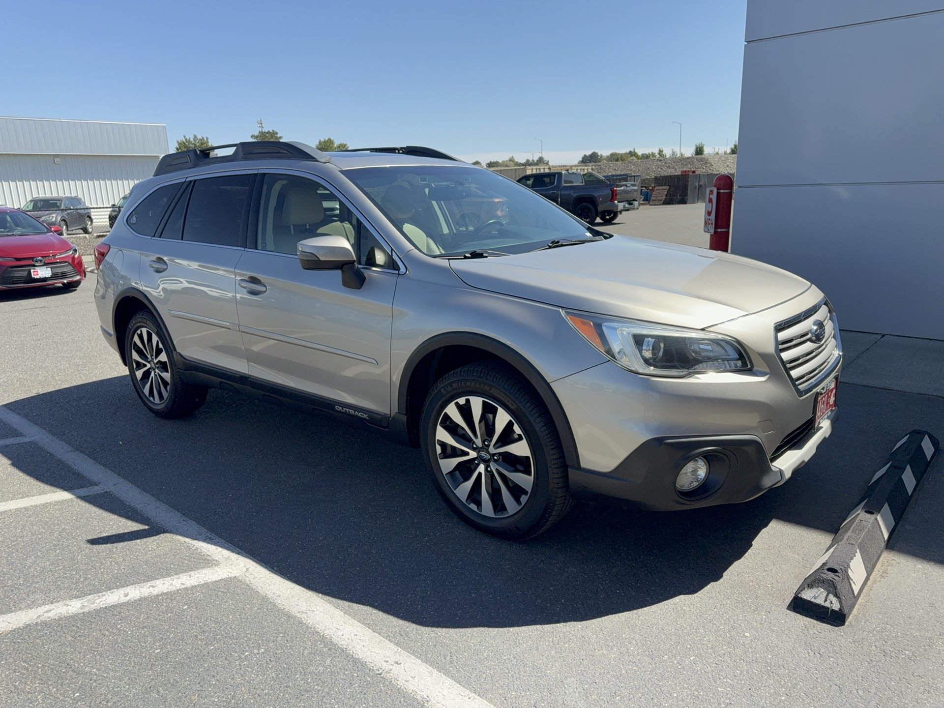 Used 2016 Subaru Outback 2.5i Limited AWD/4WD image 7