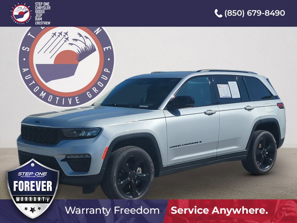 Used 2024 Jeep Grand Cherokee Limited w/ Black Appearance Package AWD/4WD video 1