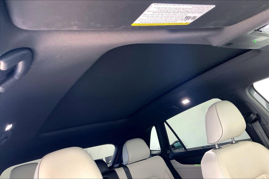 Used 2024 Volkswagen Atlas Cross Sport SEL Premium R-Line image 23