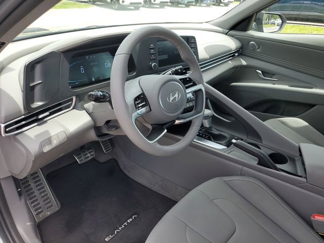 Used 2026 Hyundai Elantra Sport image 13