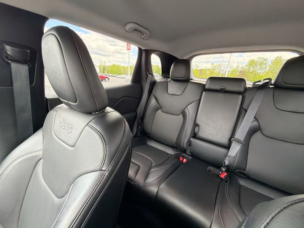 Used 2022 Jeep Cherokee Latitude Lux AWD/4WD image 12