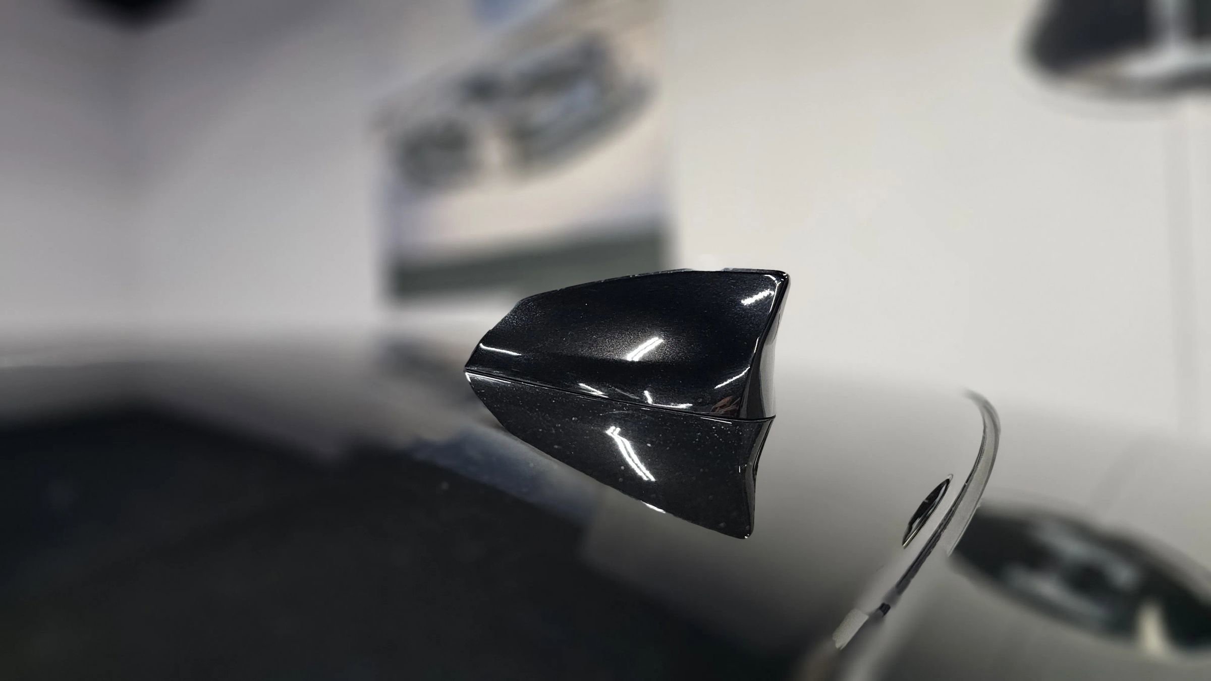 Used 2018 Jaguar XJ R-Sport RWD image 31