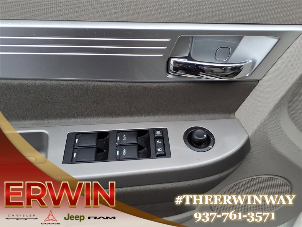 Used 2009 Chrysler Sebring Touring w/ Special Touring Group image 11