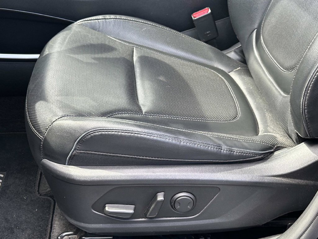 Used 2023 Hyundai Tucson Limited AWD/4WD image 16