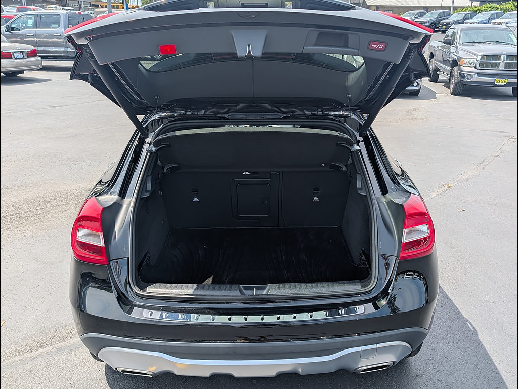 Used 2018 Mercedes-Benz GLA 250 image 8
