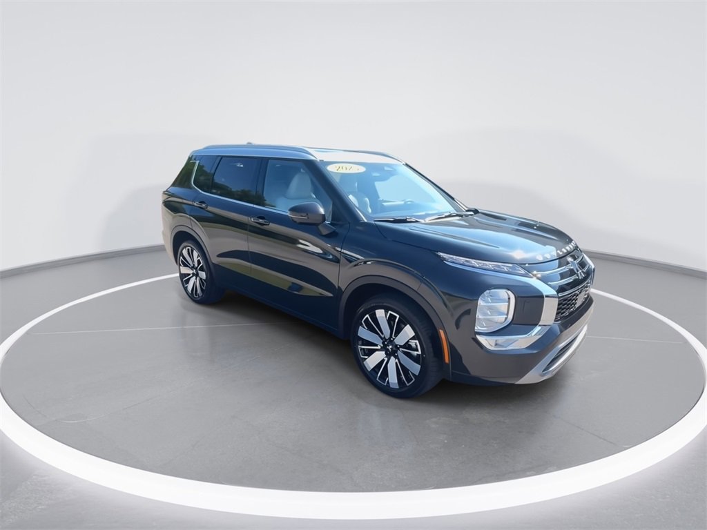 New 2025 Mitsubishi Outlander AWD image 2