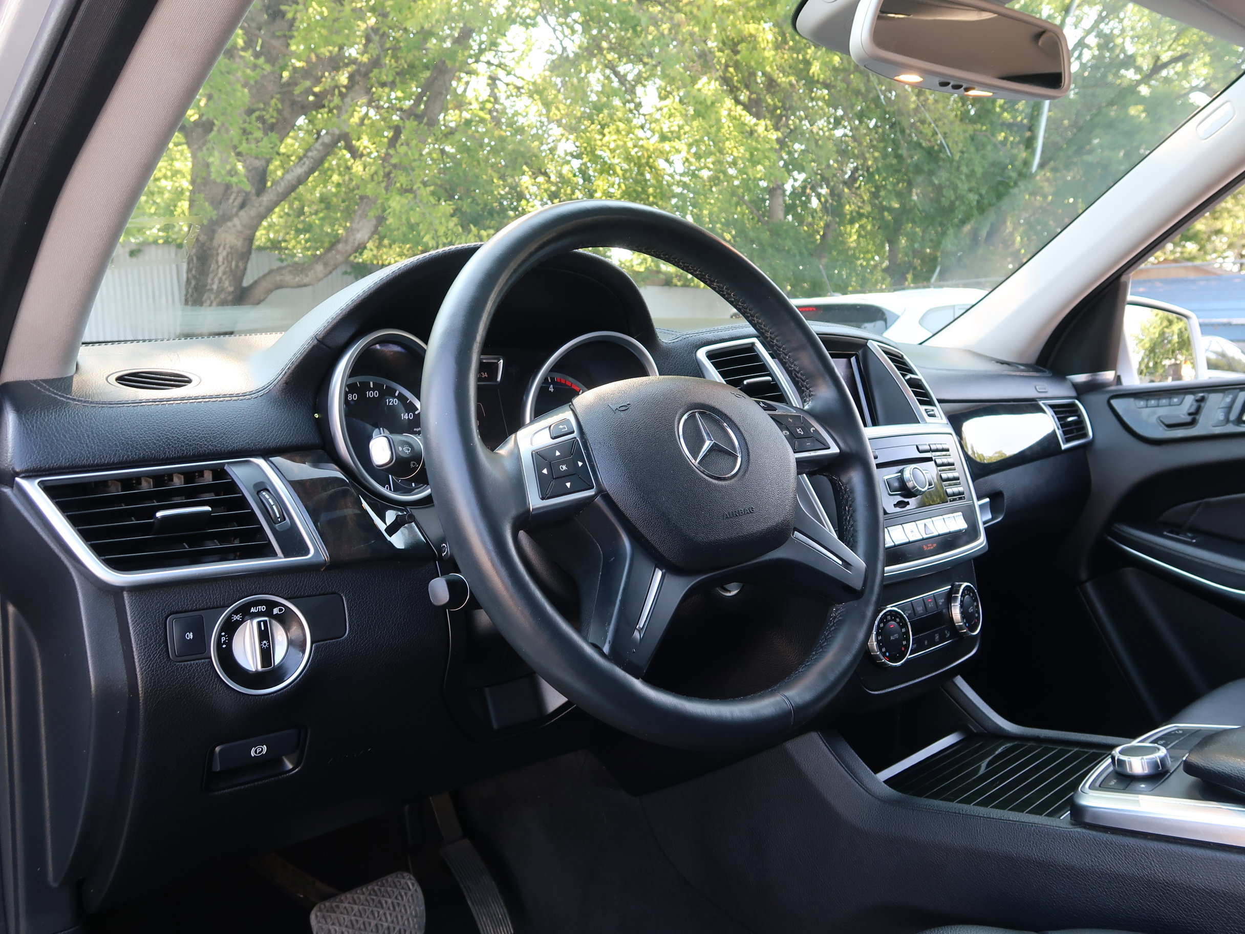 Used 2014 Mercedes-Benz GL 350 4MATIC 4dr GL 350 BlueTEC image 29