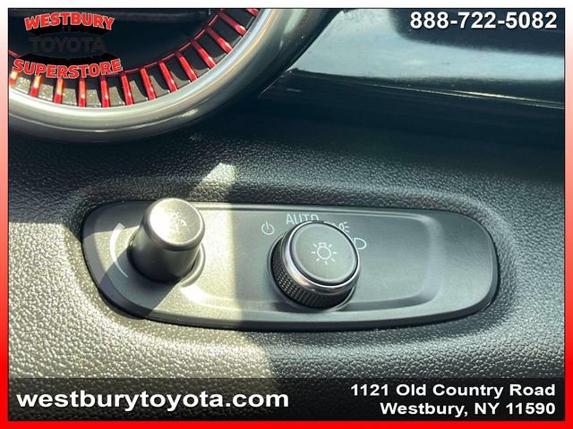 Used 2026 Chevrolet Trax RS w/ Sunroof Package FWD image 22