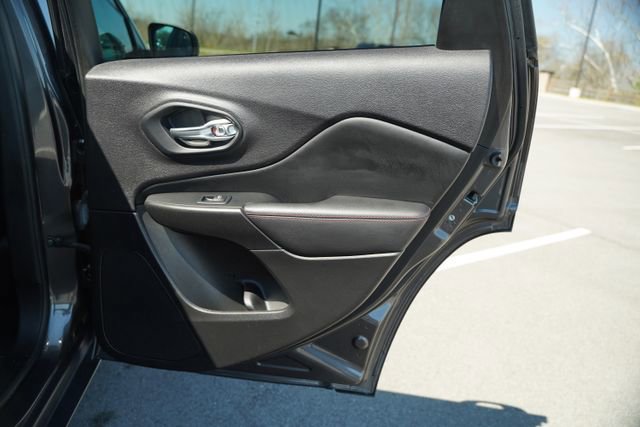 Used 2021 Jeep Cherokee Trailhawk image 23