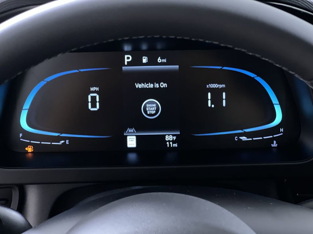 Used 2025 Hyundai Elantra Sport FWD image 17