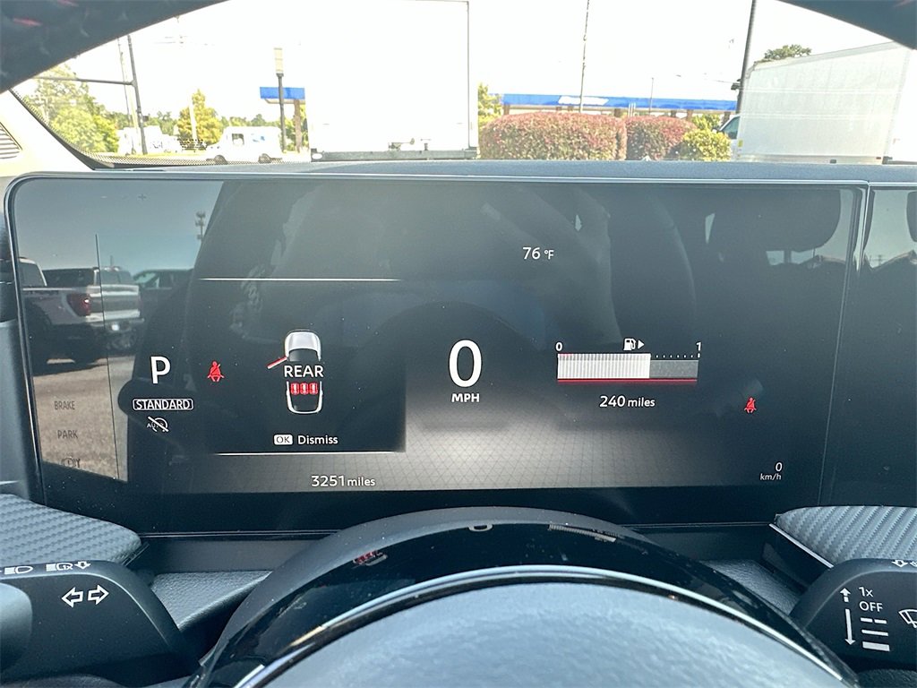 Used 2025 Nissan Kicks SR image 12