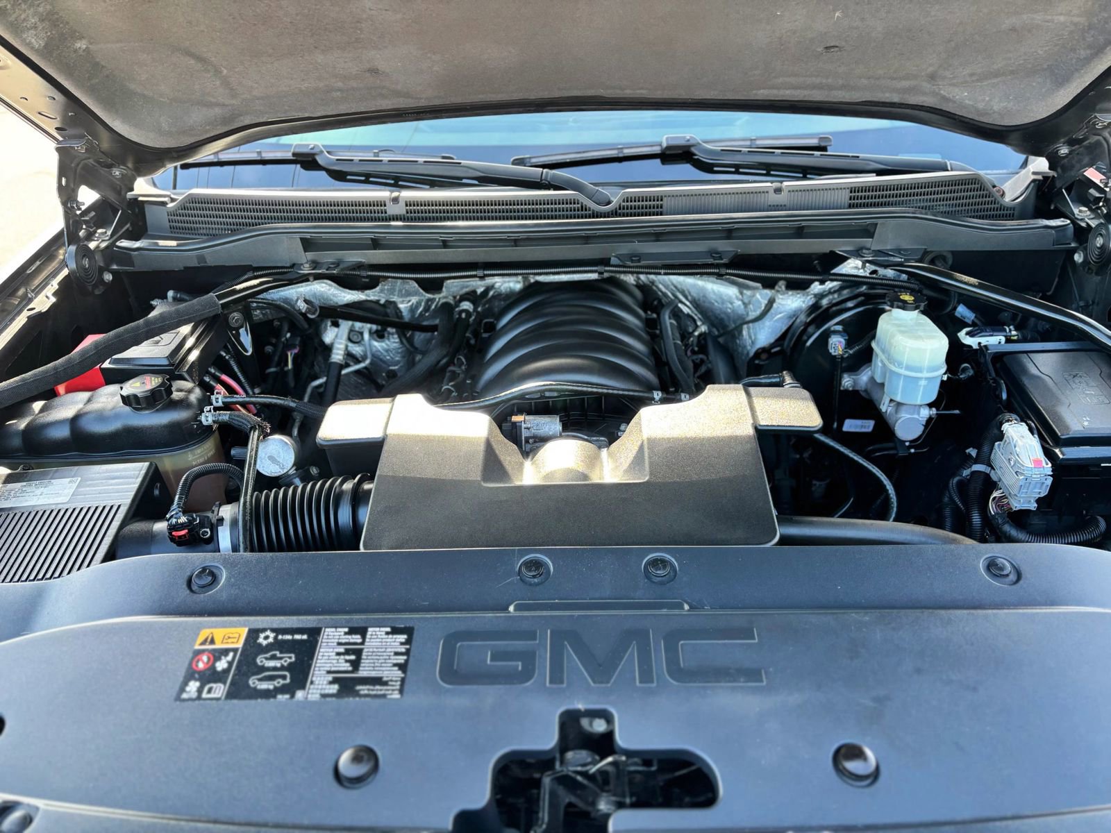 Used 2015 GMC Sierra 1500 SLT w/ All-Terrain Package AWD/4WD image 10