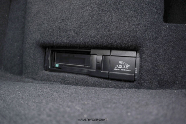 Used 1999 Jaguar XK8 Convertible image 35