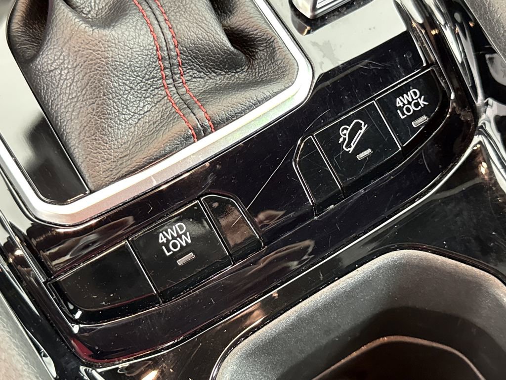 Used 2024 Jeep Compass Trailhawk image 30