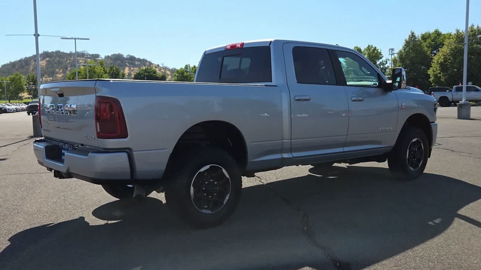Used 2026 RAM 2500 Laramie AWD/4WD image 8