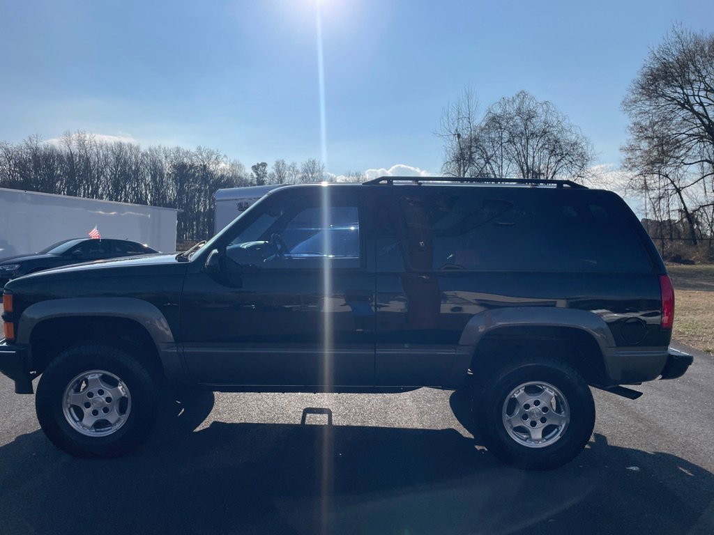 Used 1999 Chevrolet Tahoe 4WD 2-Door image 2