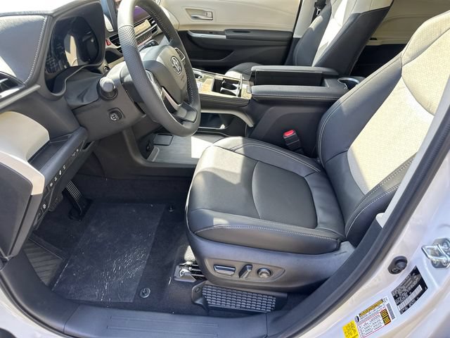 New 2026 Toyota Sienna Platinum AWD/4WD image 24
