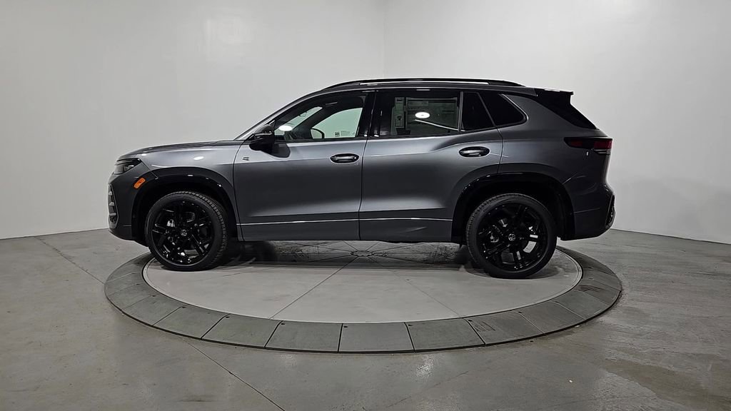 New 2026 Volkswagen Tiguan SE R-Line image 2