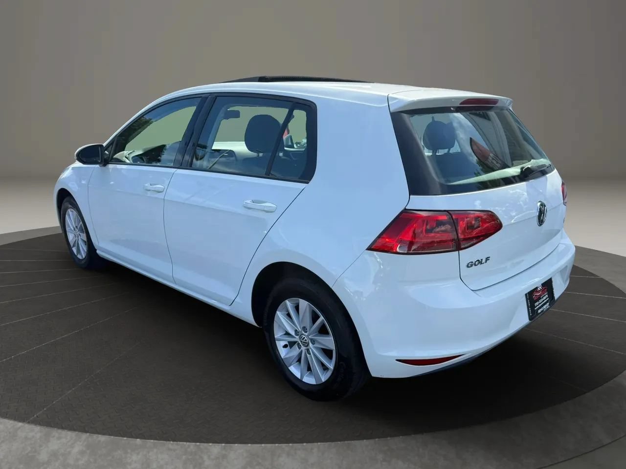 Used 2016 Volkswagen Golf S FWD image 9