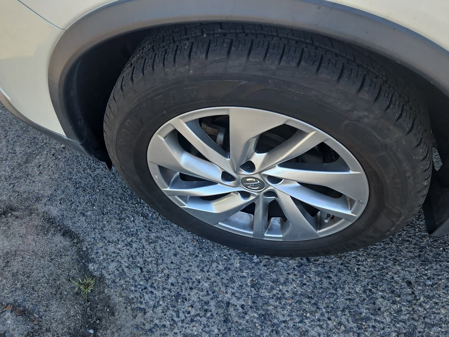 Used 2015 Nissan Rogue SL w/ SL Premium Package FWD image 3