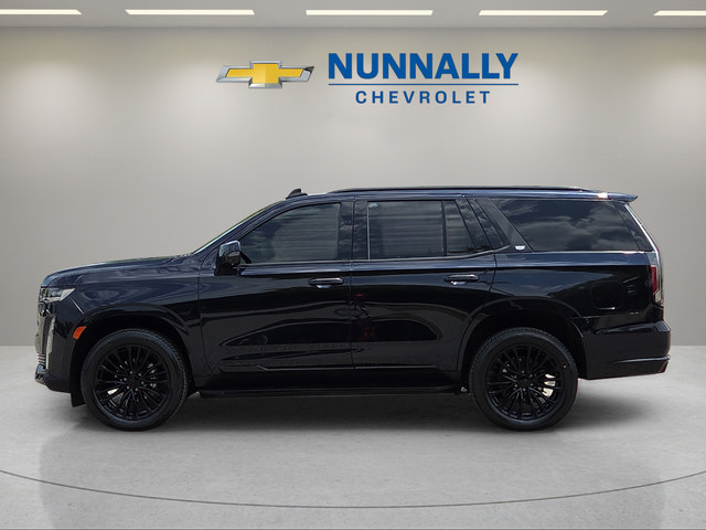 Used 2022 Cadillac Escalade Luxury w/ LPO, Illumination Package AWD/4WD image 2