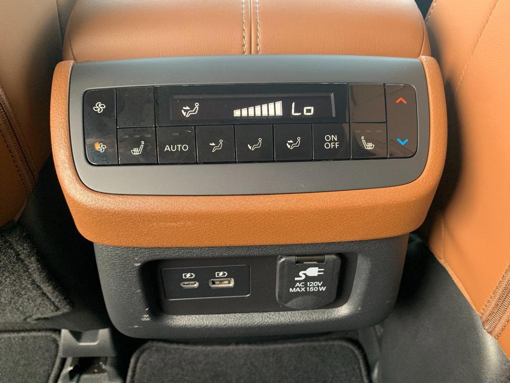 Used 2024 Nissan Pathfinder Platinum w/ Cargo Package image 23