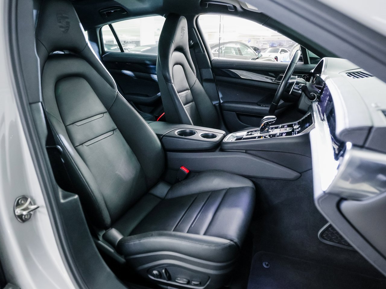 Certified 2023 Porsche Panamera Platinum Edition image 30