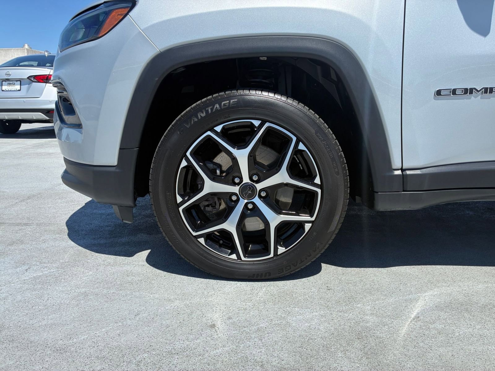 Used 2025 Jeep Compass Limited AWD/4WD image 31