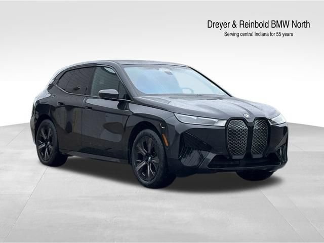 Used 2024 BMW iX xDrive50 w/ Sport Package AWD/4WD image 9