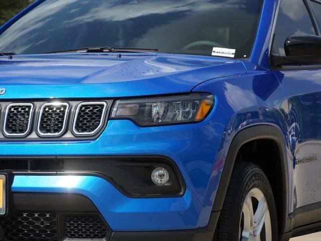 Certified 2023 Jeep Compass Latitude AWD/4WD image 4