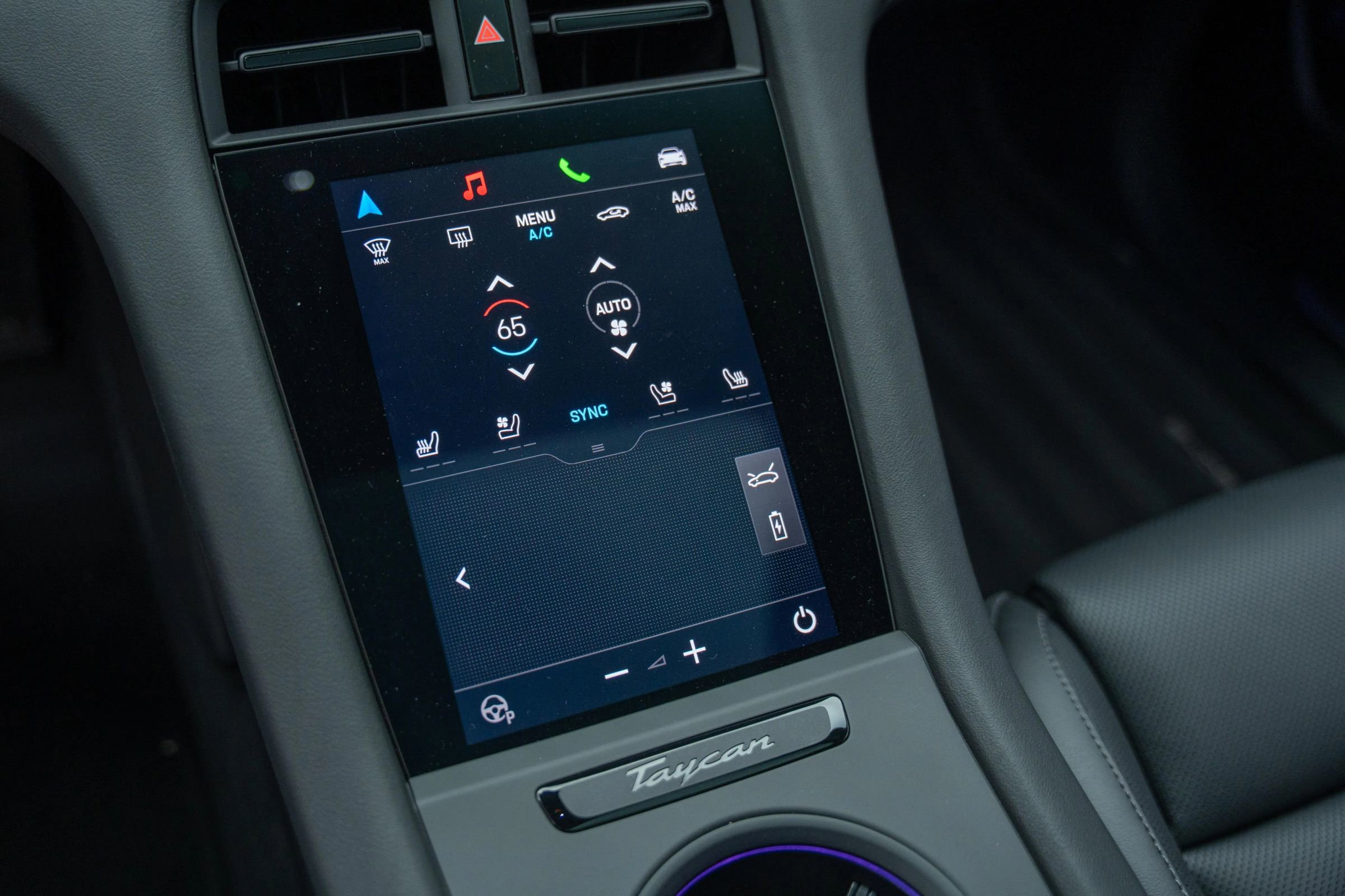 Used 2025 Porsche Taycan image 37