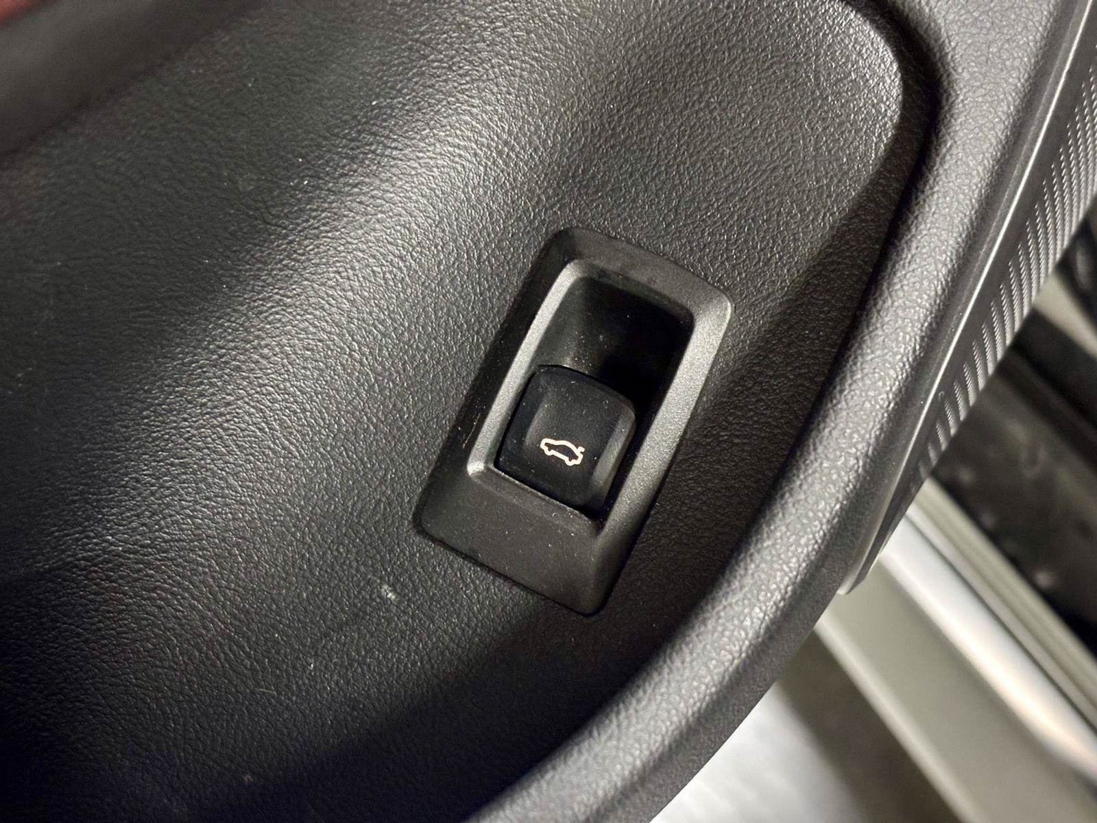 Used 2024 BMW i4 eDrive40 w/ M Sport Package RWD image 16