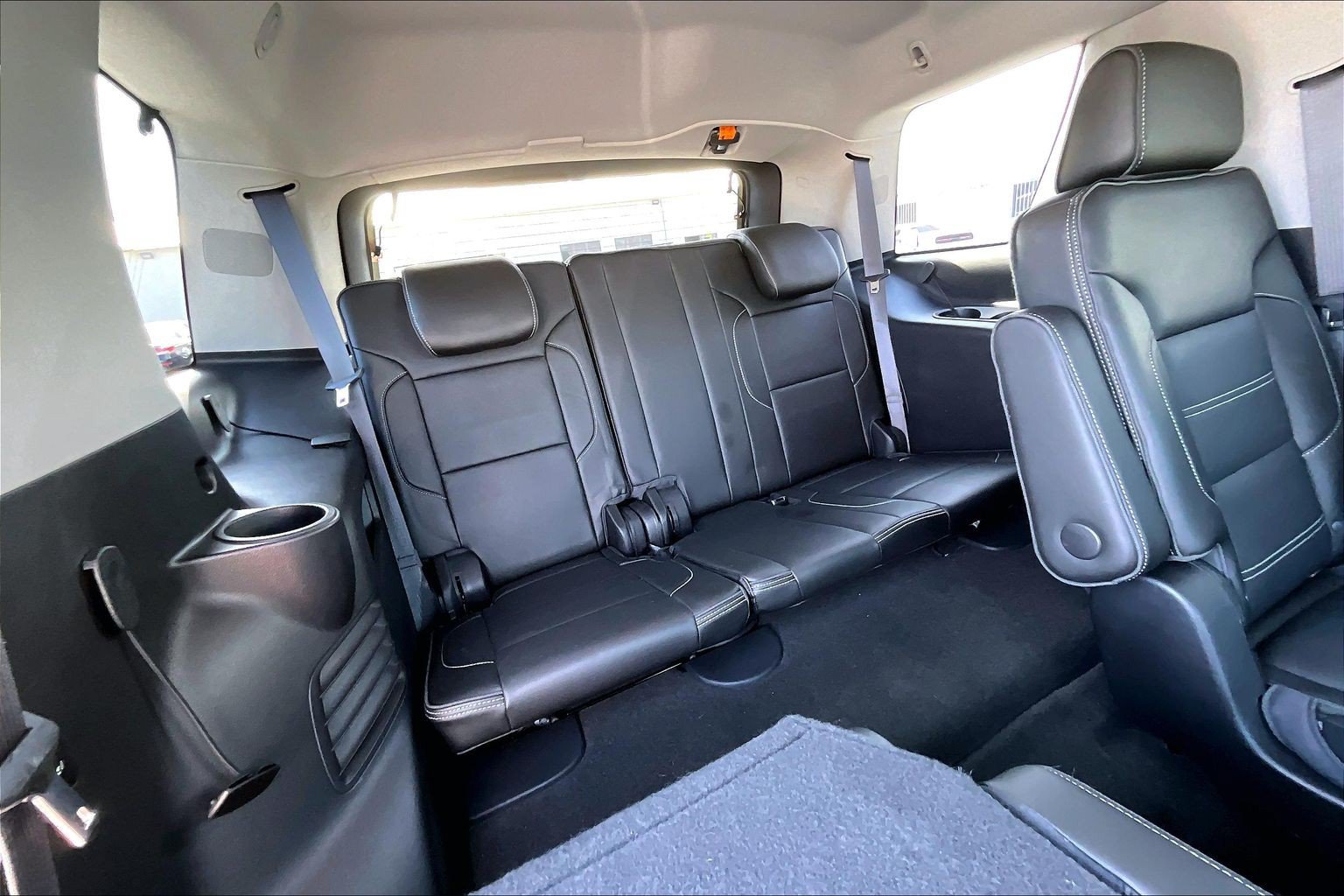 Used 2015 GMC Yukon Denali w/ Premium Package AWD/4WD image 29