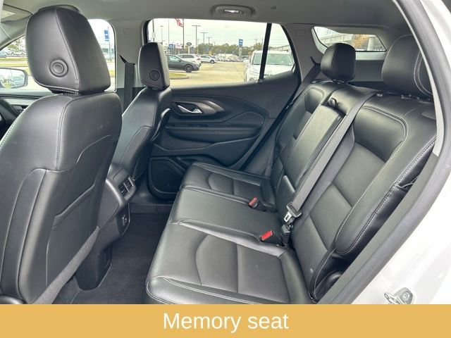 Used 2023 GMC Terrain SLT image 15
