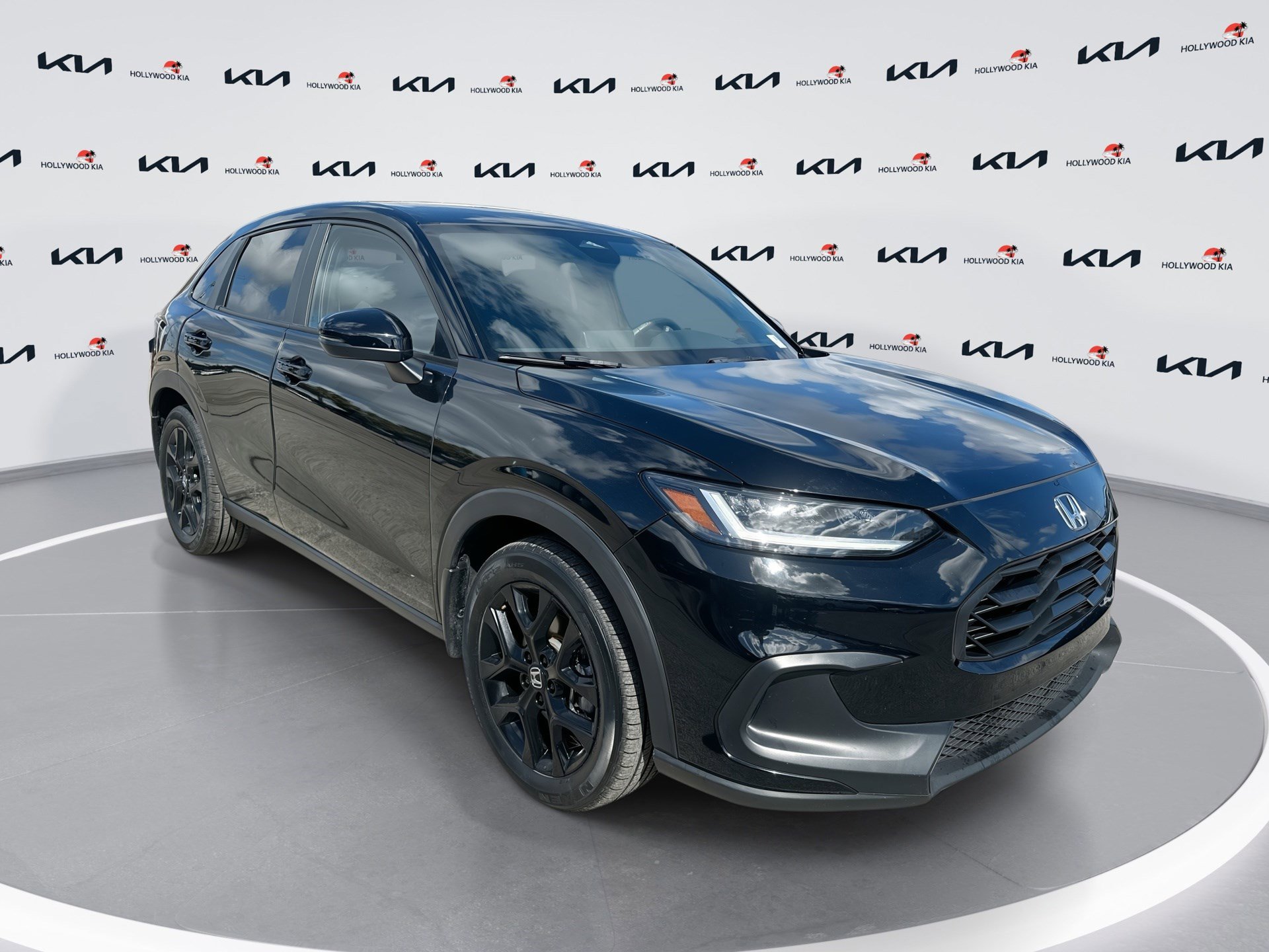 Used 2024 Honda HR-V Sport image 1