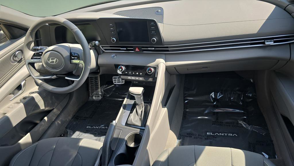 New 2026 Hyundai Elantra Sport FWD image 11