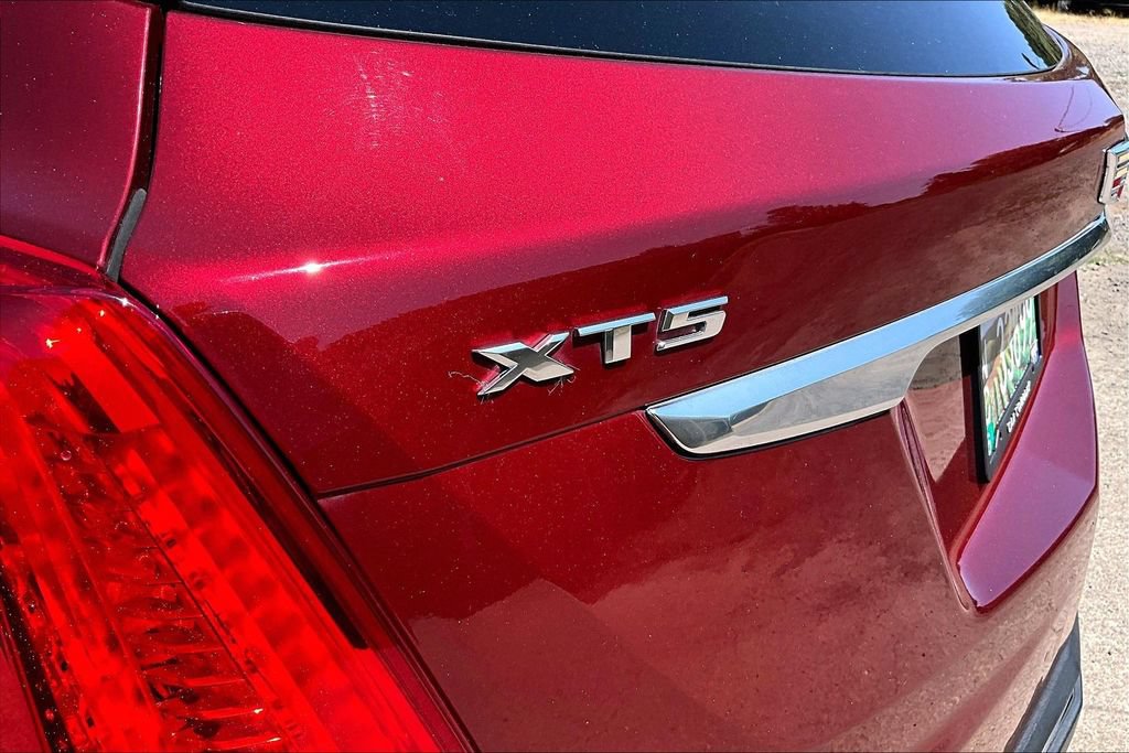 Used 2017 Cadillac XT5 Premium Luxury w/ Driver Assist Package AWD/4WD image 33